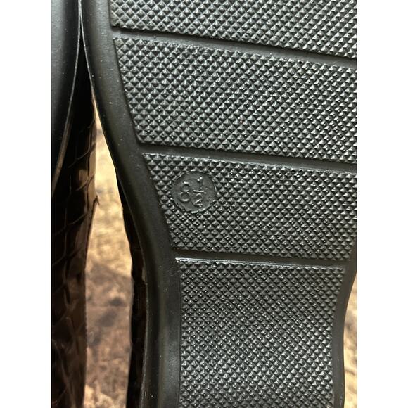 Easy Street Witney Crocodile Loafers - Picture 6 of 9